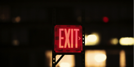 上头要开刀，HR会点做(如何去做)