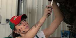 彼此同工一起工作（罗马书12:4-8）