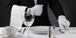 谦卑服侍（路加福音9:46-50，14:7-11，22:24-30）