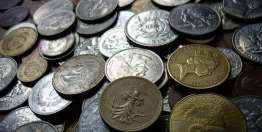 “不可贪恋…… 人一切所有的”（出埃及记20:17）